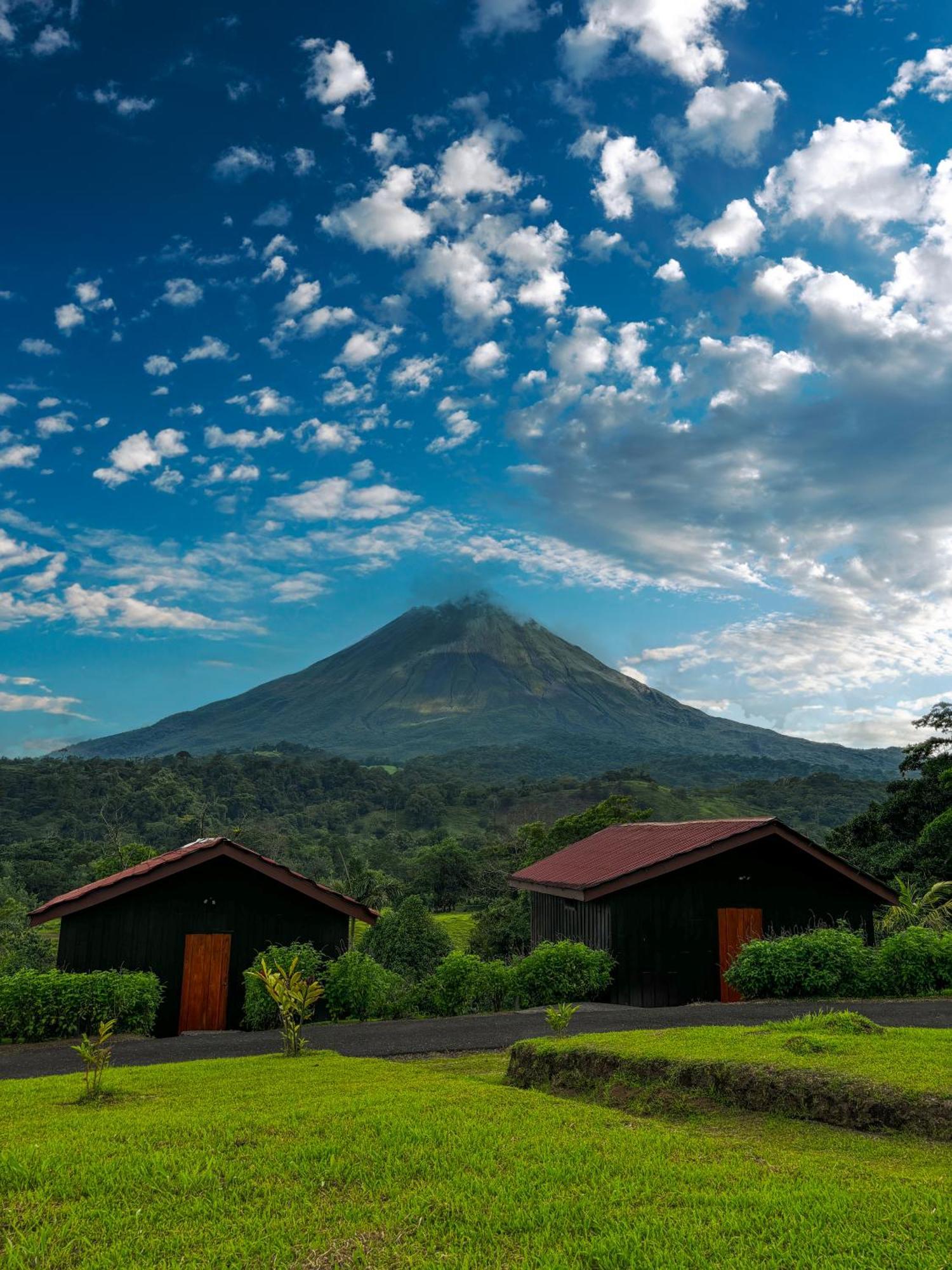 Arenal Roca Lodge & Bungalows La Fortuna Exterior photo