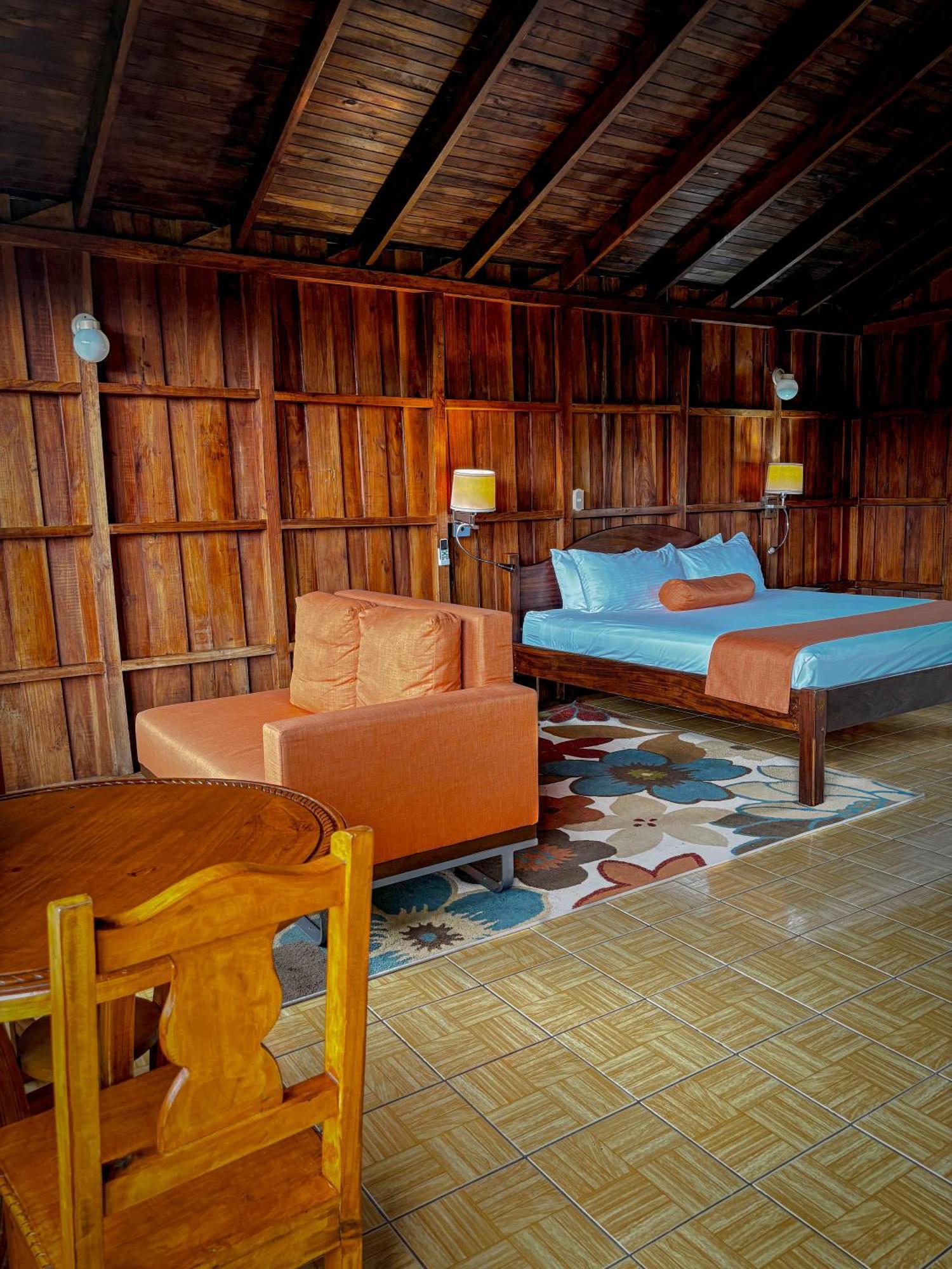 Arenal Roca Lodge & Bungalows La Fortuna Exterior photo