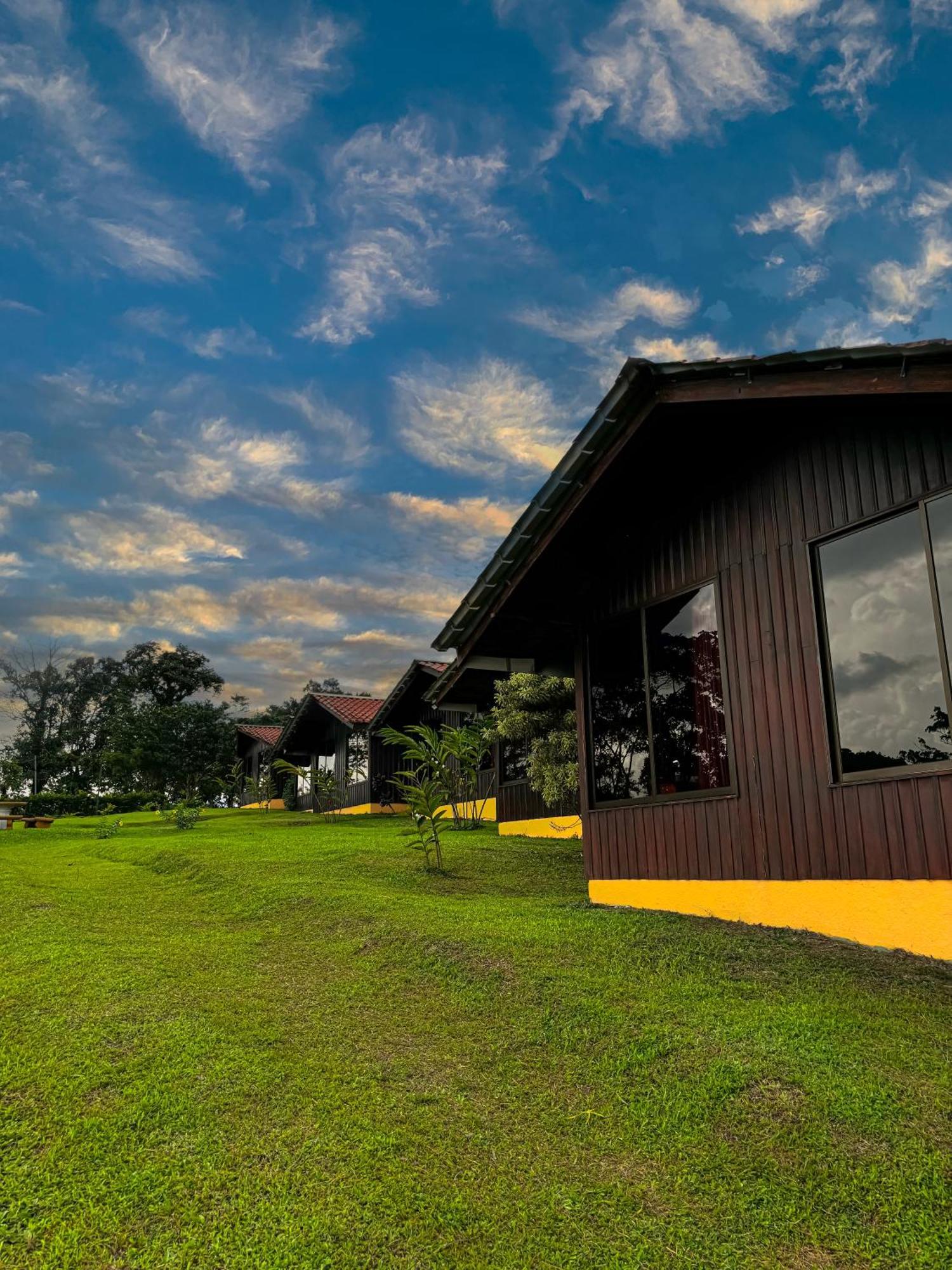 Arenal Roca Lodge & Bungalows La Fortuna Exterior photo