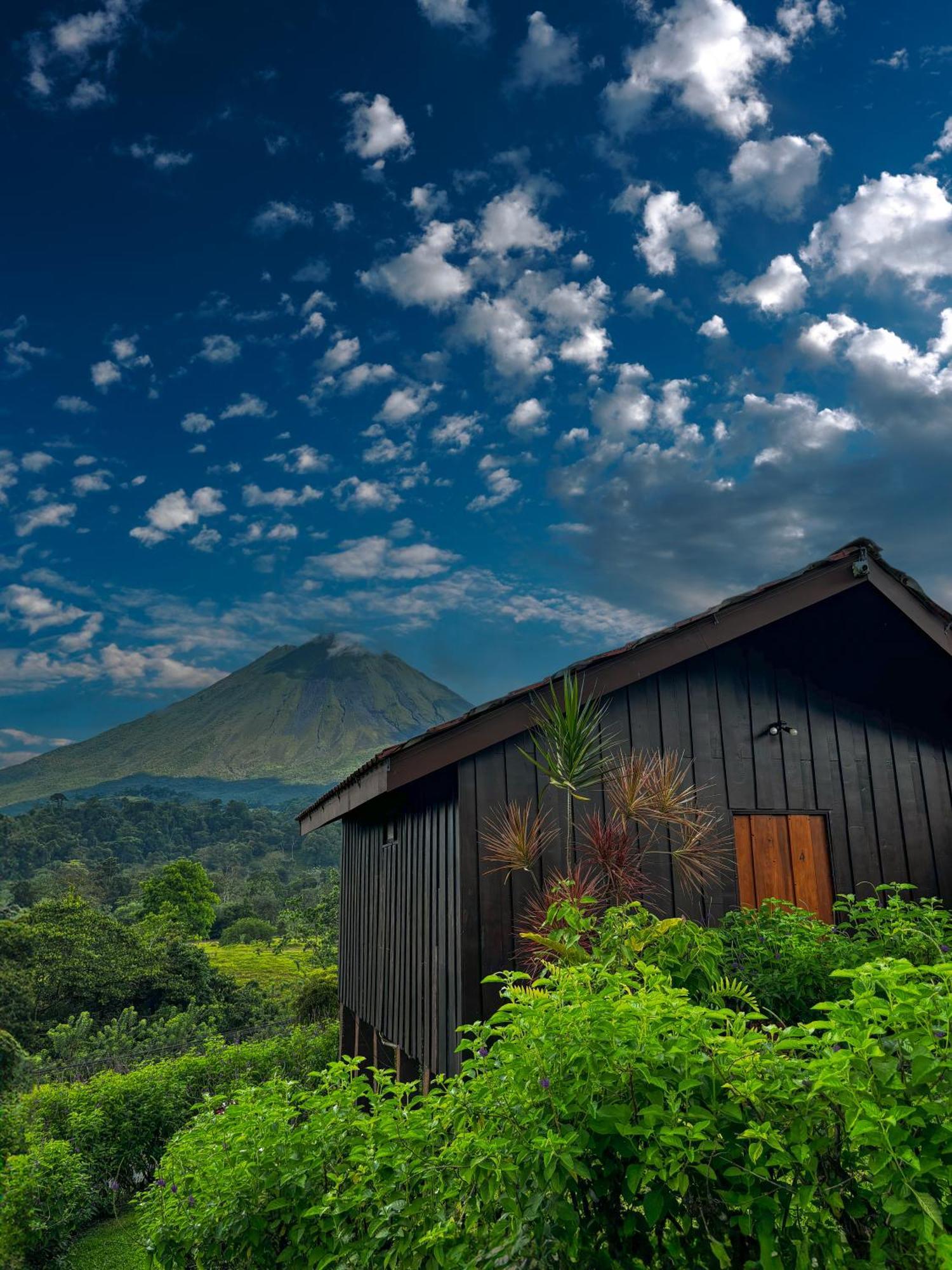 Arenal Roca Lodge & Bungalows La Fortuna Exterior photo
