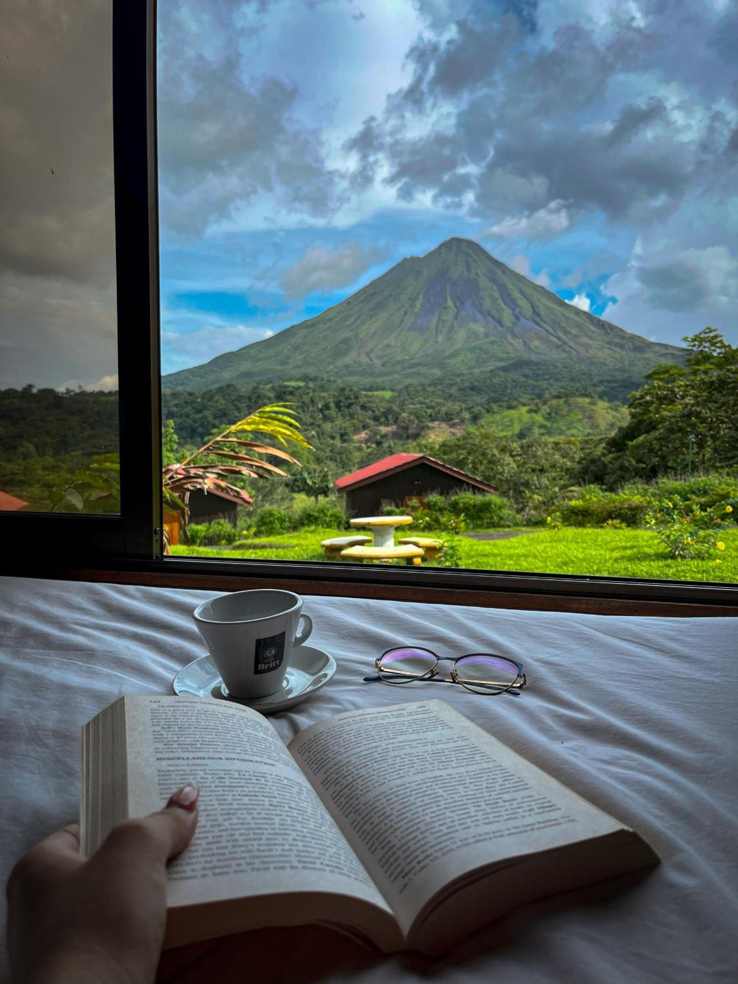 Arenal Roca Lodge & Bungalows La Fortuna Exterior photo