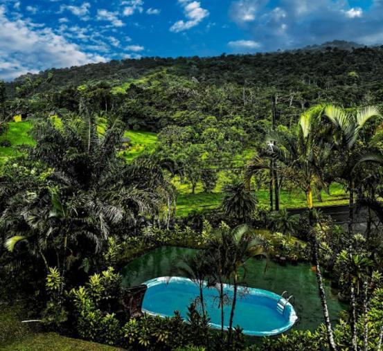 Arenal Roca Lodge & Bungalows La Fortuna Exterior photo