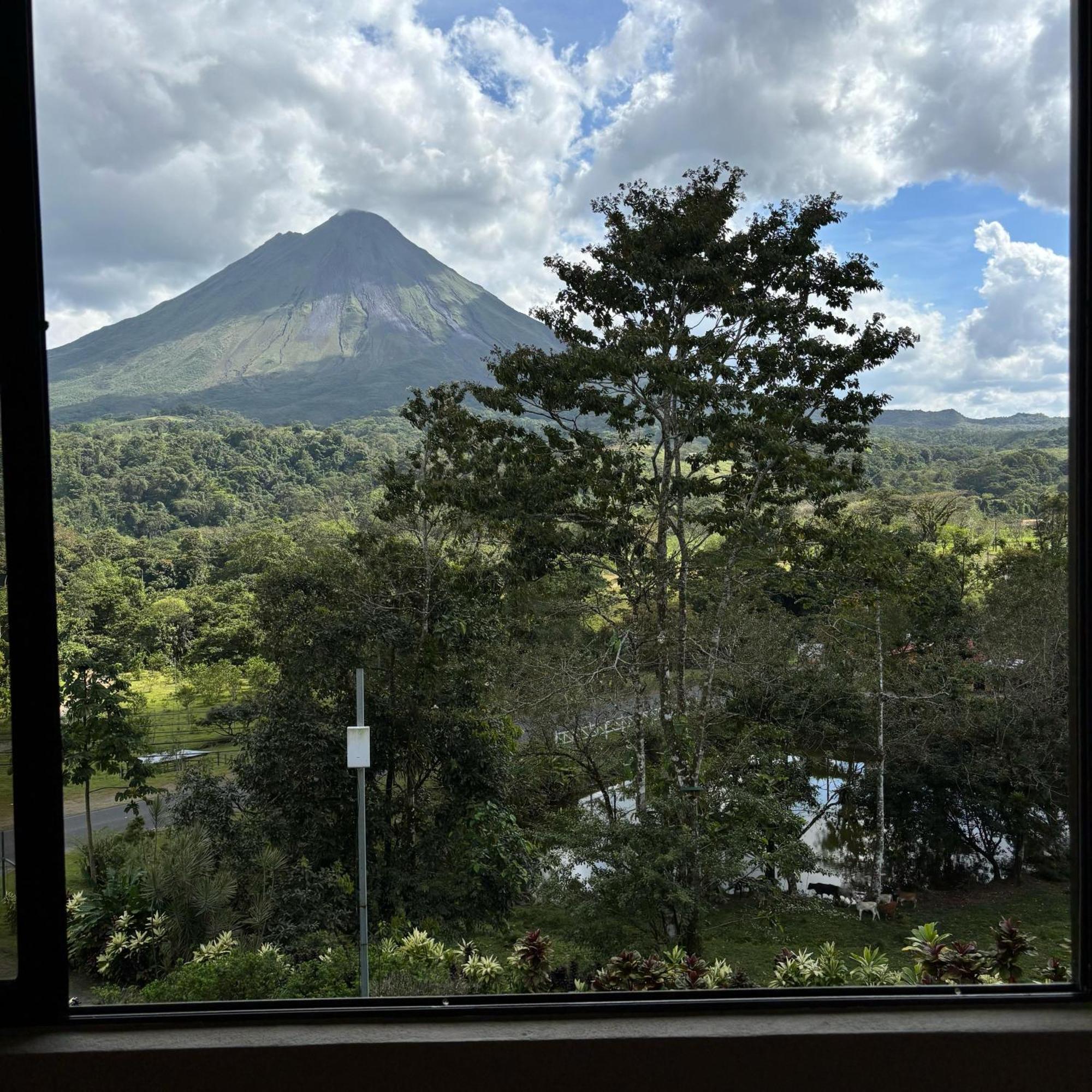 Arenal Roca Lodge & Bungalows La Fortuna Exterior photo